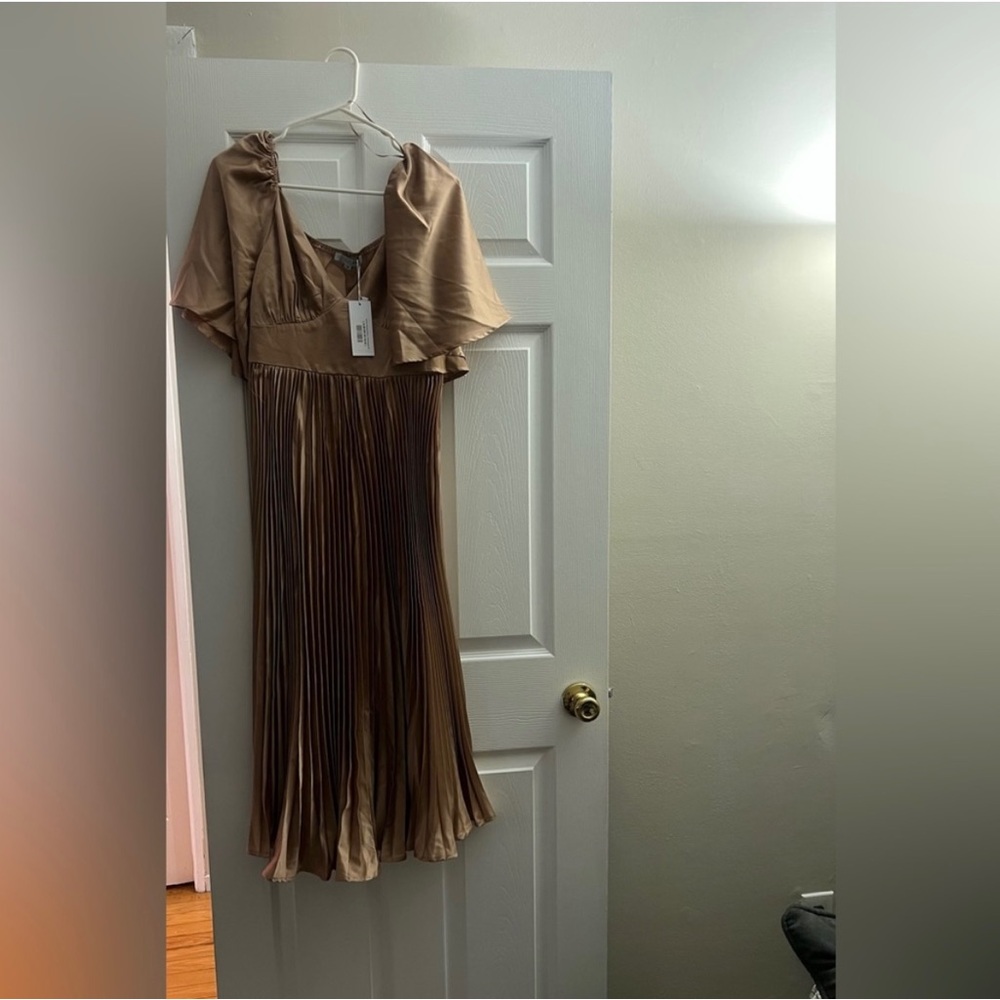 Elegant Brown Pleated Dress